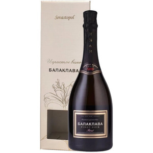 Игристое вино "Балаклава" Пино Нуар Брют Розе, в подарочной коробке