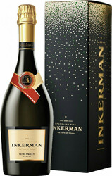 Игристое вино "Инкерман" Мускатное Полусладкое, в подарочной коробке
