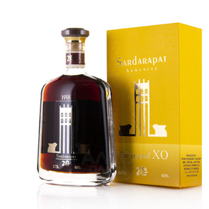 Коньяк Сардарапат 20 лет 0.75 л в п/у