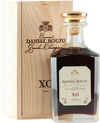 Коньяк Daniel Bouju, XO, carafe & wooden box, 0.7 л