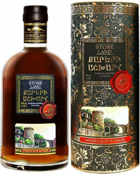 Коньяк Страна Камней, 10-летний, в тубе, 0.5 л