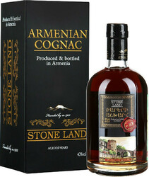 Коньяк Страна Камней, 10-летний, в подарочной упаковке, 0.5 л