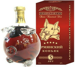 "Армянский Коньяк" 5 звезд, в подарочной коробке ("Свинка"), 0.5 л