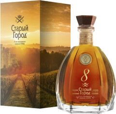 Коньяк "Старый город" 8 лет выдержки, в графине и подарочной коробке, 0.7 л