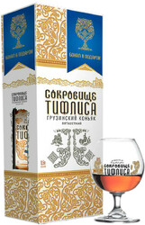 Коньяк "Сокровище Тифлиса" 5-летний, в подарочной коробке с бокалами, 0.5 л