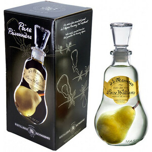 Бренди Massenez, Eau de vie Poire Prisonniere, gift box, 0.7 л
