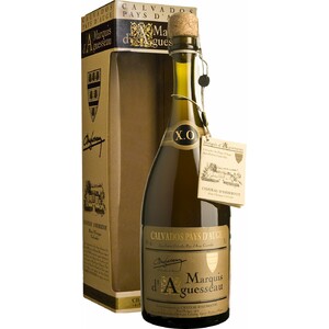 Кальвадос Marquis d'Aguesseau, XO, 8 ans, gift box, 0.7 л