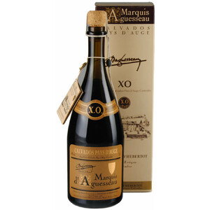 Кальвадос "Marquis d'Aguesseau" XO, 30 Ans, gift box, 0.7 л