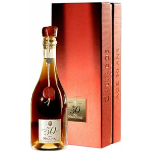 Кальвадос Pere Magloire 50 YO, gift box, 0.5 л