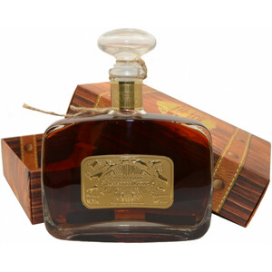 Ликер "Легенды Алтая" Пантовая, Настойка горькая, в подарочной коробке, 0.7 л