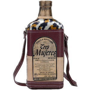 Текила "Tres Mujeres" Reposado, in leather case, 0.7 л