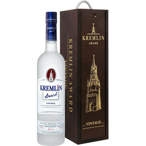 Водка "Kremlin Award" Vintage, 2019, wooden box, 0.7 л
