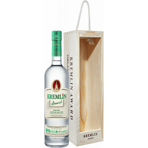 Водка "Kremlin Award" Organic Limited Edition, wooden box, 0.7 л