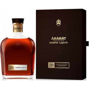 Коньяк Арарат "Наири", в подарочной коробке, 0.5 л